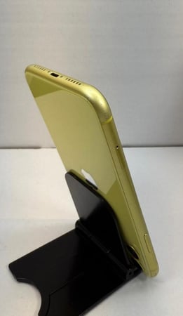 ايفون 11 أصفر مستعمل - 128 قيقا