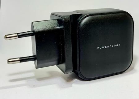 راس جداري باورلوجي بمنفذين PD بقوة 65W - ضمان سنتين