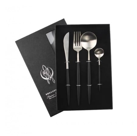 طقم مائدة ستيل  مكون من 4 قطع.