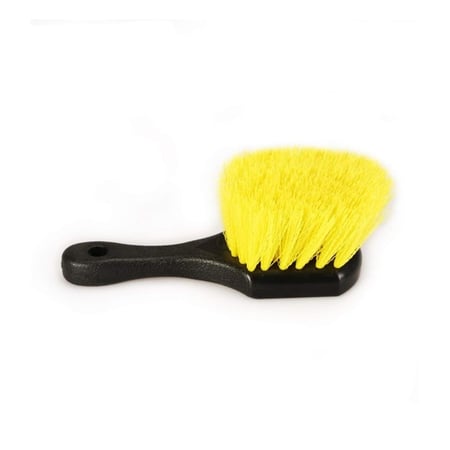 فرشاة العناية بالإطارات