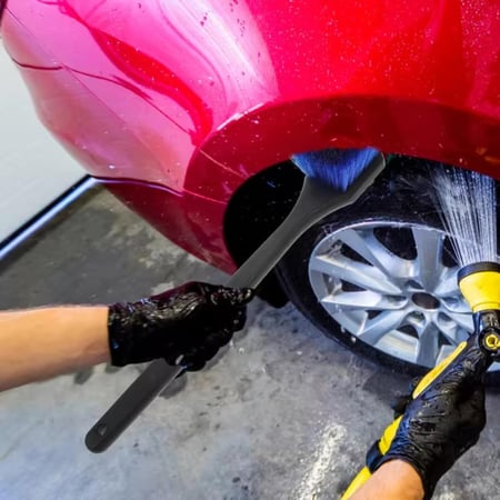 فرشاة العناية بالبطانات