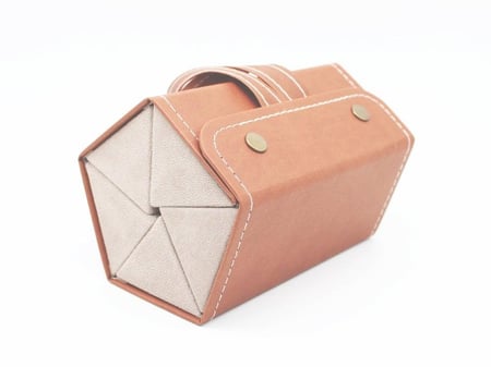 حافظة نظارات جلدية خماسية بني