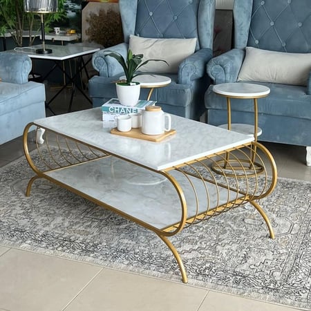 طقم طاولات 5 قطع خشبي أبيض وهيكل ذهبي مقوس