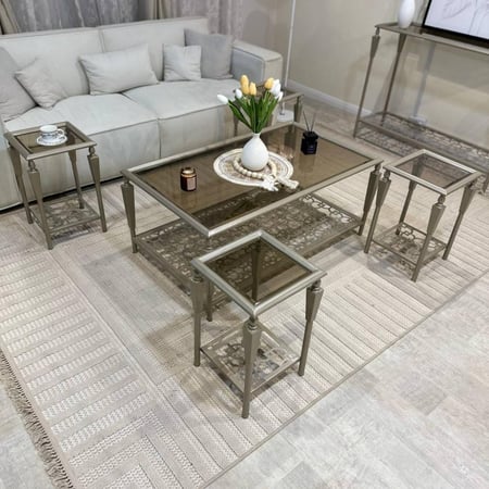 طقم طاولات ضيافة 5 قطع زجاج بني وهيكل شمباني مزخرف