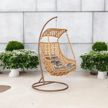 مرجيحة مع مخدة لون بيج