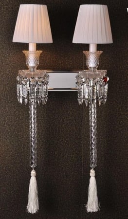 إضاءة جدارية فخمة فضية بقاعدة كريستال وأبجورات قماش