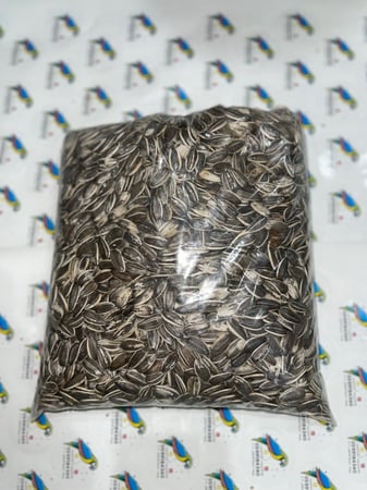 اكل حب شمسي (دوار الشمس )حبه صغيره لروز 1كيلو كيس شفاف