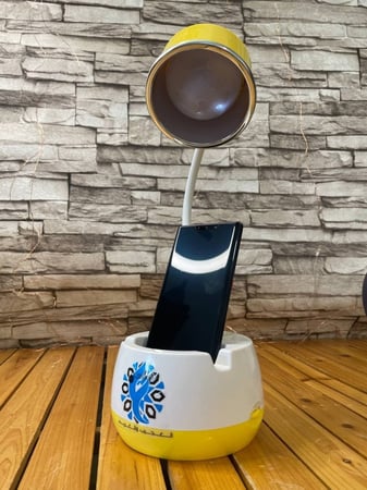 لمبة مكتبية مع قاعدة جوال