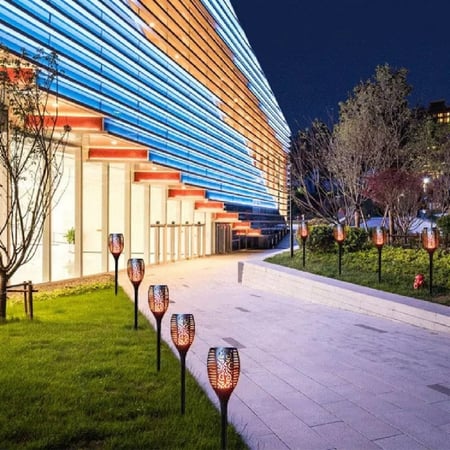 لمبة شعلة نارية غرس على الطاقة الشمسية - متجر العجيب والغريب