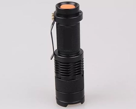 كشاف يدوي عقارب صغير