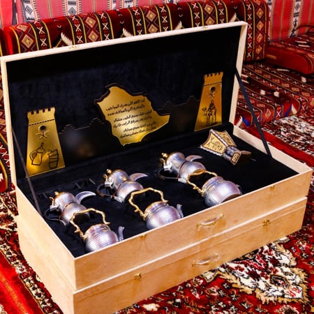 بوكس الضيافة الملكي – إصدار التراث الفاخر من هدايافيا