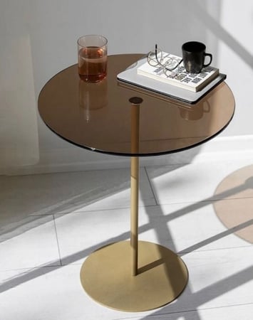 طاولة جانبية معدن ذهبي وسطح زجاجي 35×55