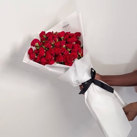 ٣٠ غصن احمر | 30 SPRAY ROSE RED