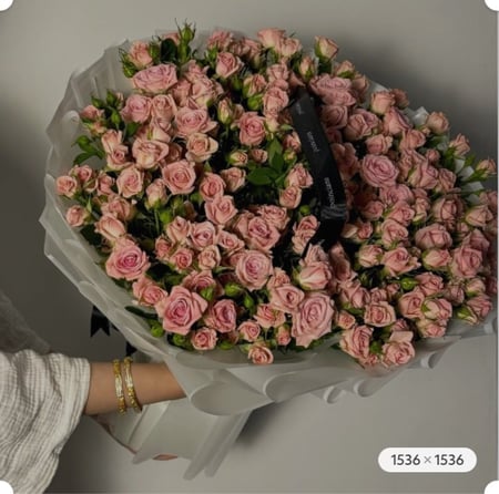 ٤٠ غصن | 40 SPRAY ROSES