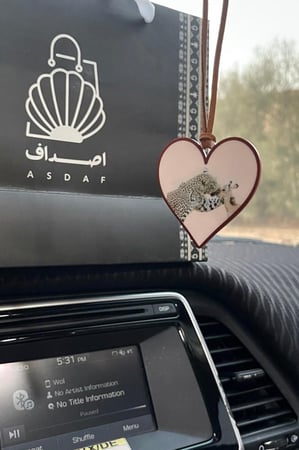 تعليقة سيارة اكريليك