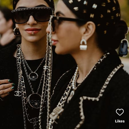 CHANEL RECTANGLE SUNGLASSES نظارات شانيل شمسية بإطار مستطيل بجلد أسود