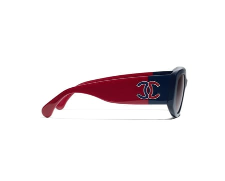 نظارة شمسية شانيل بإطار بيضاوي أزرق برغندي عنابي