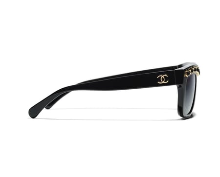 CHANEL RECTANGLE SUNGLASSES نظارات شانيل شمسية بإطار مستطيل بجلد أسود