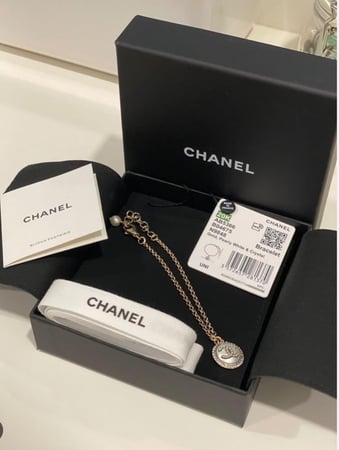 علبة مجوهرات شانيل الأصلية الفاخرة للأسوارة