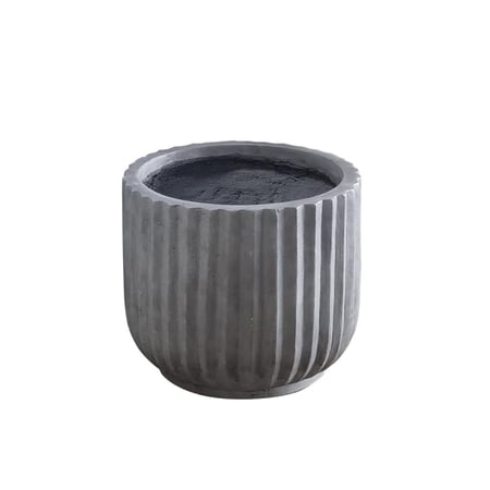 أحواض زرع مزخرفة مصنوعة من الاسمنت