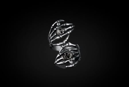 خاتم | Embrace skulls