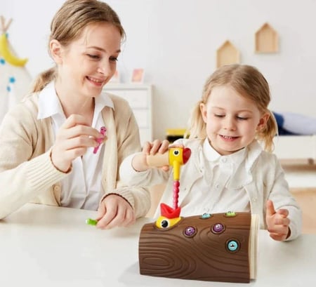 إطعام نقار الخشب