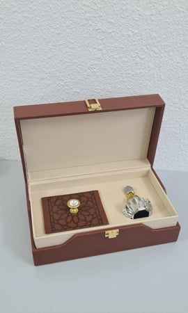 صندوق إهداء عود وكرستالة دهن عود فارغ