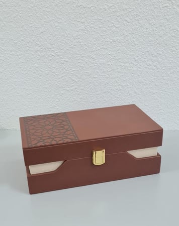 صندوق إهداء عود وكرستالة دهن عود فارغ