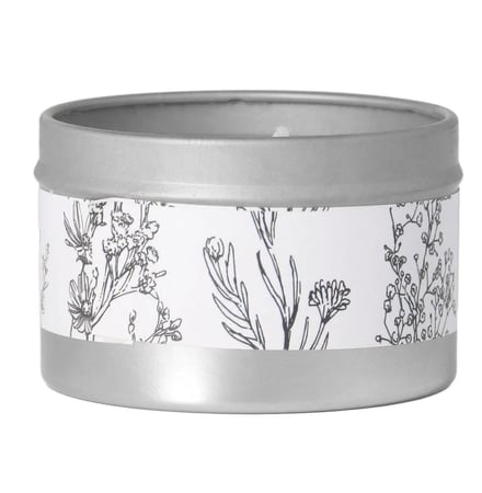 شموع معطرة في أوعية زجاجية