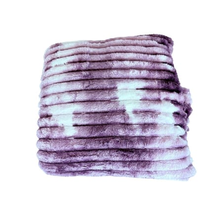 بطانية مخملية دافئة بلون بيج مخطط