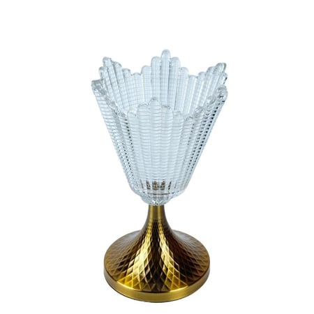 طبق تقديم زجاجي مرتفع بقاعدة ذهبية