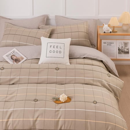 طقم سرير ٤ قطع بنقشة مربعات أنيقة