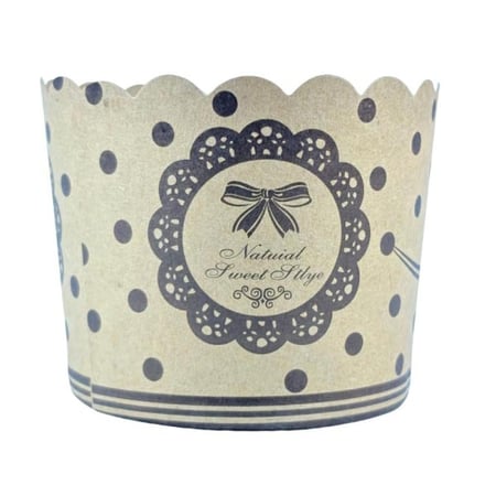 أكواب كرتونية للكب كيك بنقشة منقطّة