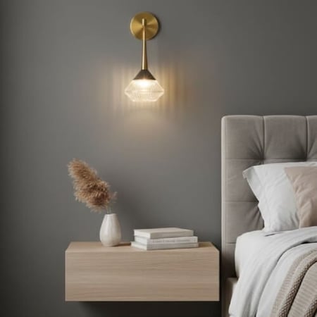 ابليك جداري داخلي معلق مودرن بذراع طويلة ذهبية