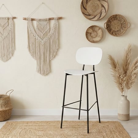 كرسي بار بلاسيتك بأرجل معدنية أبيض