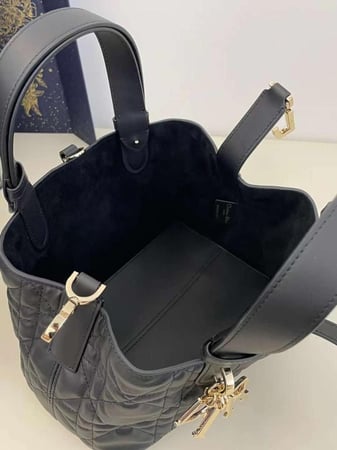 ديور TOUJOURS مقاس 23.5cm