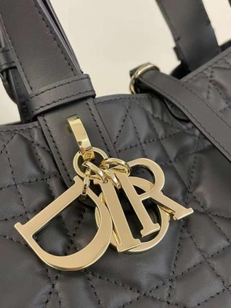 ديور TOUJOURS مقاس 23.5cm