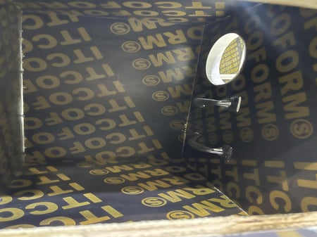 بياضه خاصه بالطيور متوسطة الحجم