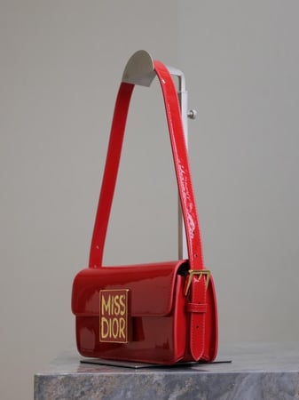 محلي Miss Dior Flap Bag