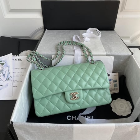 Classic Flap 25cm Chanel Bag