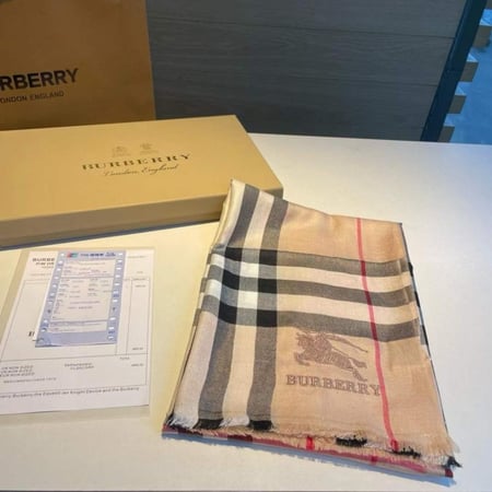 Burberry - Scarf