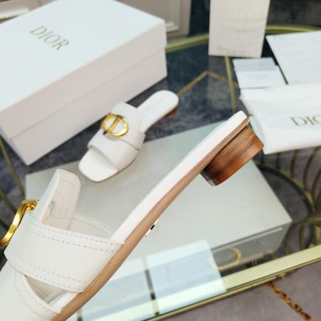 Dior- 30 Montaigne Heeled Slide