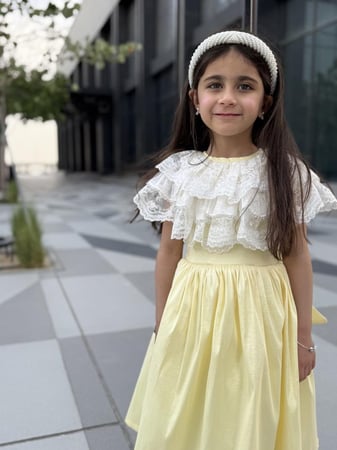 دانتيل أصفر