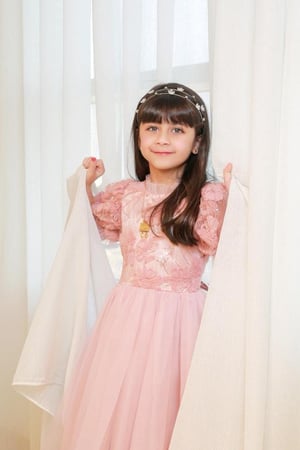 فستان الورد الوردي