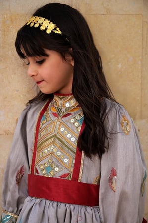 فستان أحمر شعبي