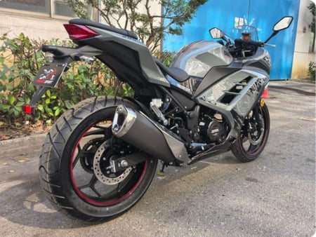 دراجة نارية 250CC موديل 2026 لون رمادي