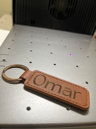 ميدالية مفاتيح بني