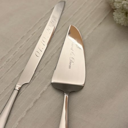 طقم قطاعة كيك ( لون فضي)