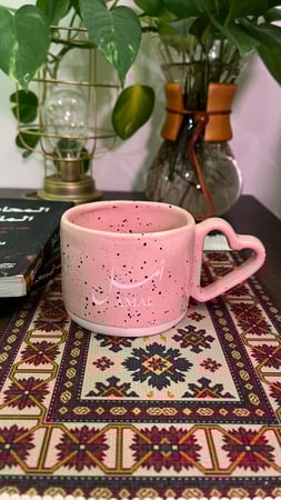 كوب قهوة بمسكة قلب وردي (300ملم)