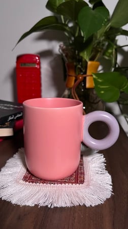 كوب قهوة وردي بمسكه بنفسجي (300ملم)